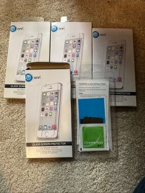 onn Glass Screen Protector for iPhone 5/5s/SE (Clear) - 4 packs